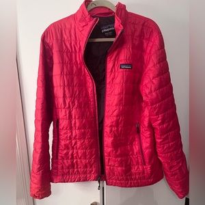 Men’s medium red Patagonia jacket EUC